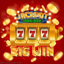 Pemuda menikmati permainan slot online di naga388 dengan antarmuka mobile